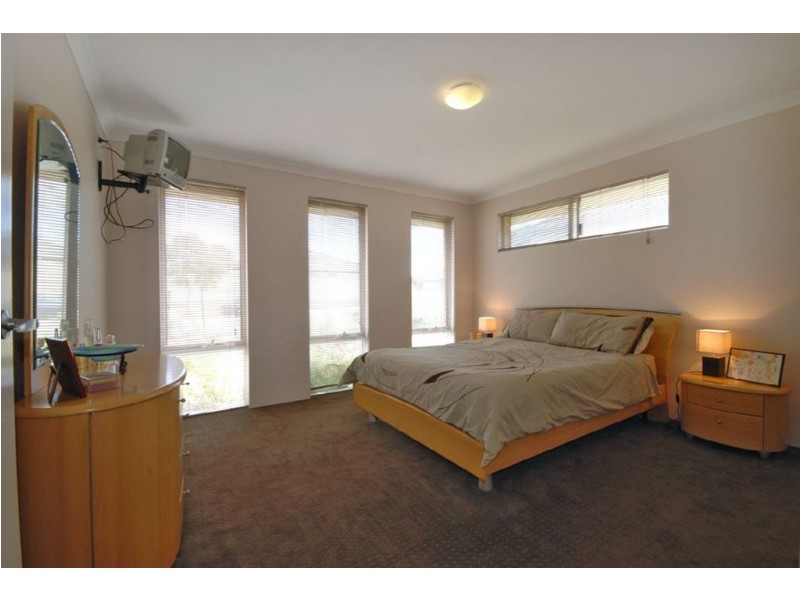 24 Kandalee Gate, Banksia Grove WA 6031