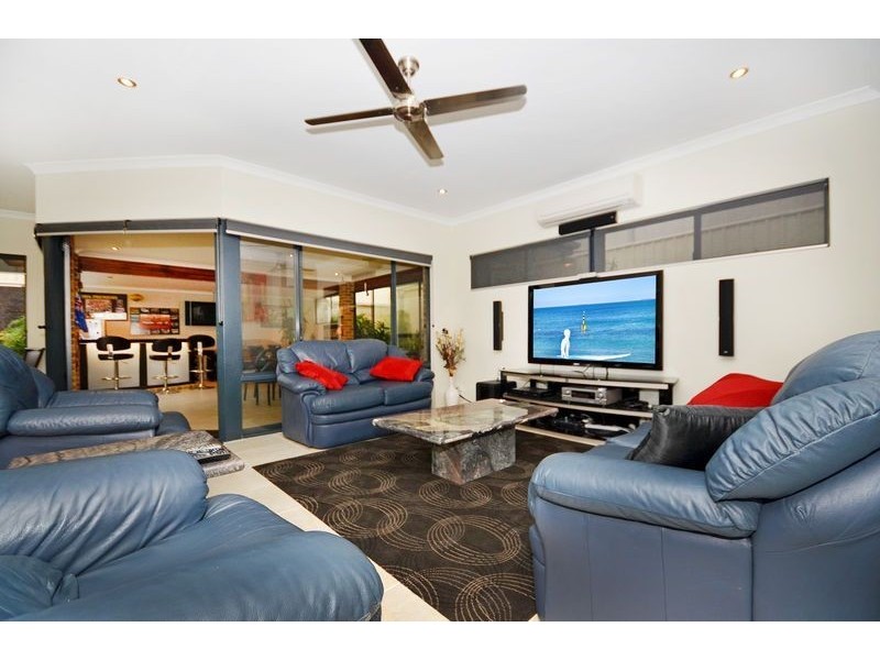 6 Kembla Circle, Madeley WA 6065