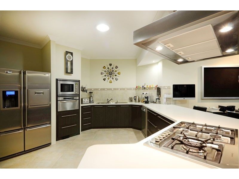 6 Kembla Circle, Madeley WA 6065
