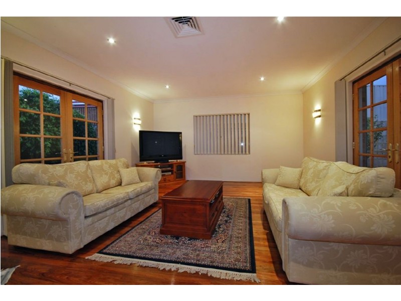 20 Manitoba Court, Joondalup WA 6027