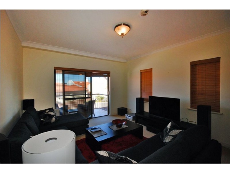 11/14 Itea Place, Mindarie WA 6030
