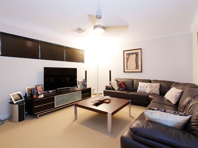 22 Hopewell Pass, Carramar WA 6031