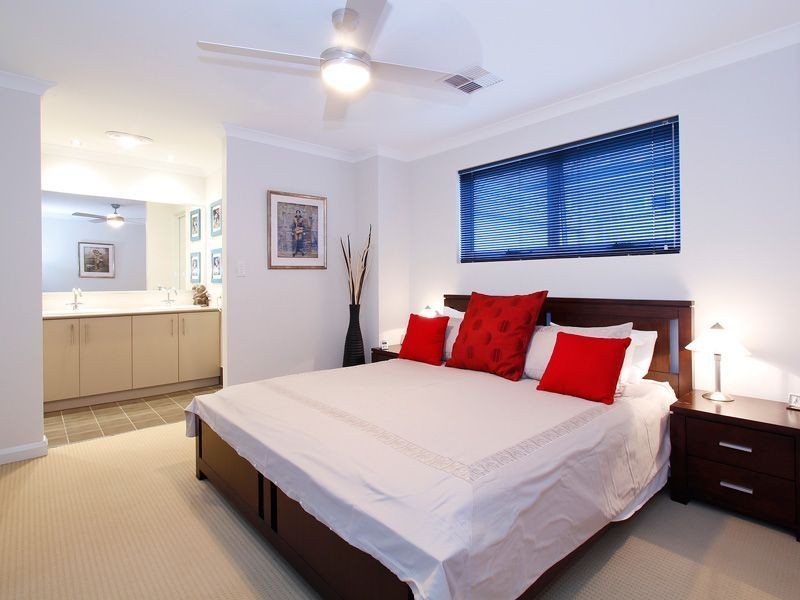 22 Hopewell Pass, Carramar WA 6031