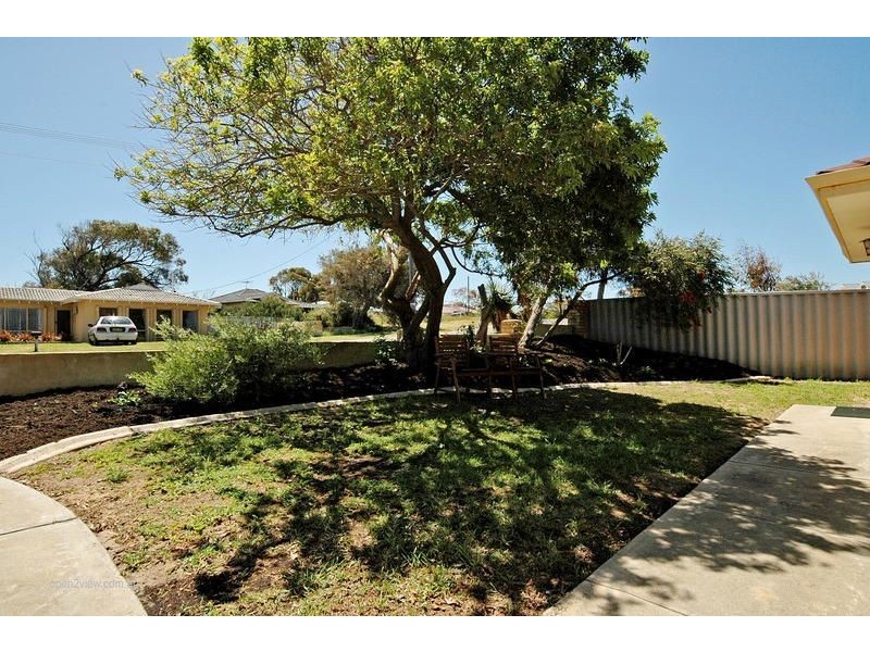 16 Mitchell Place, Two Rocks WA 6037