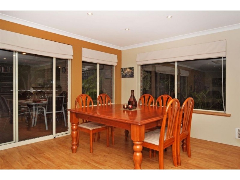 8 Sabina Park Drive, Madeley WA 6065