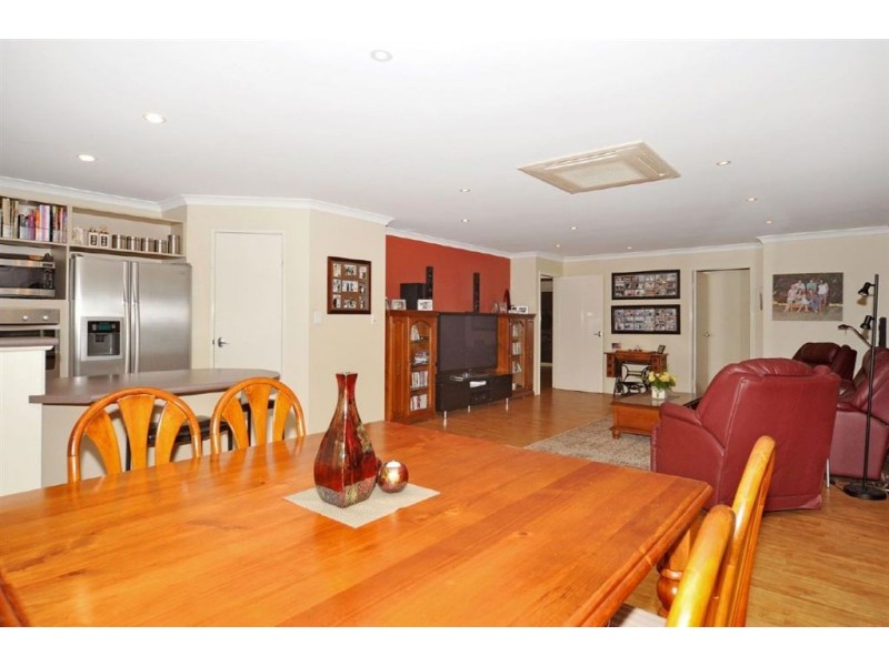 8 Sabina Park Drive, Madeley WA 6065