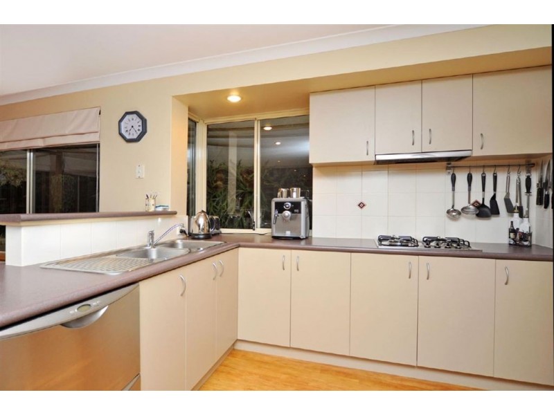 8 Sabina Park Drive, Madeley WA 6065