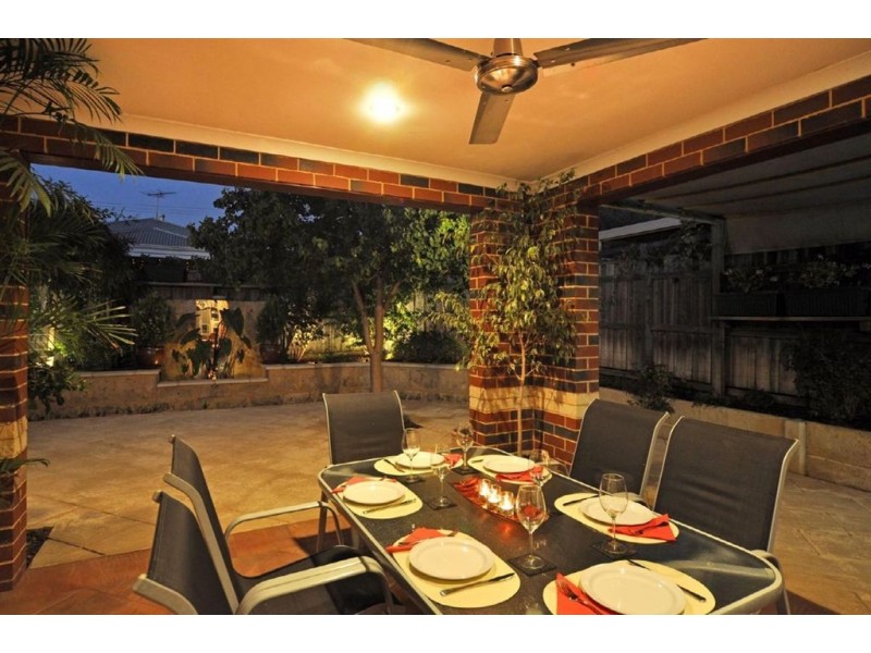 8 Sabina Park Drive, Madeley WA 6065