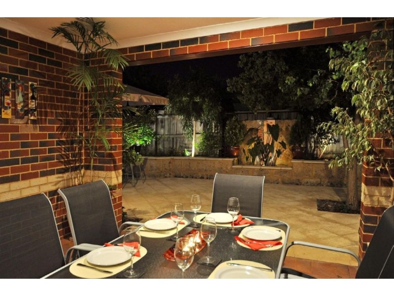 8 Sabina Park Drive, Madeley WA 6065