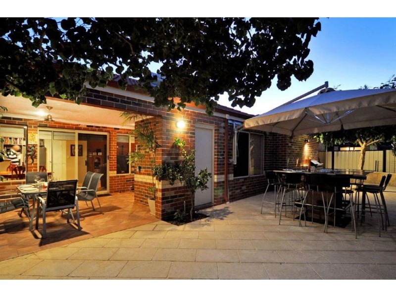 8 Sabina Park Drive, Madeley WA 6065