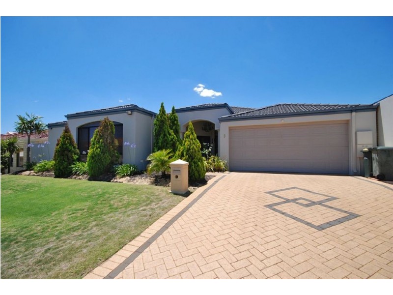 9 Marriot Turn, Currambine WA 6028