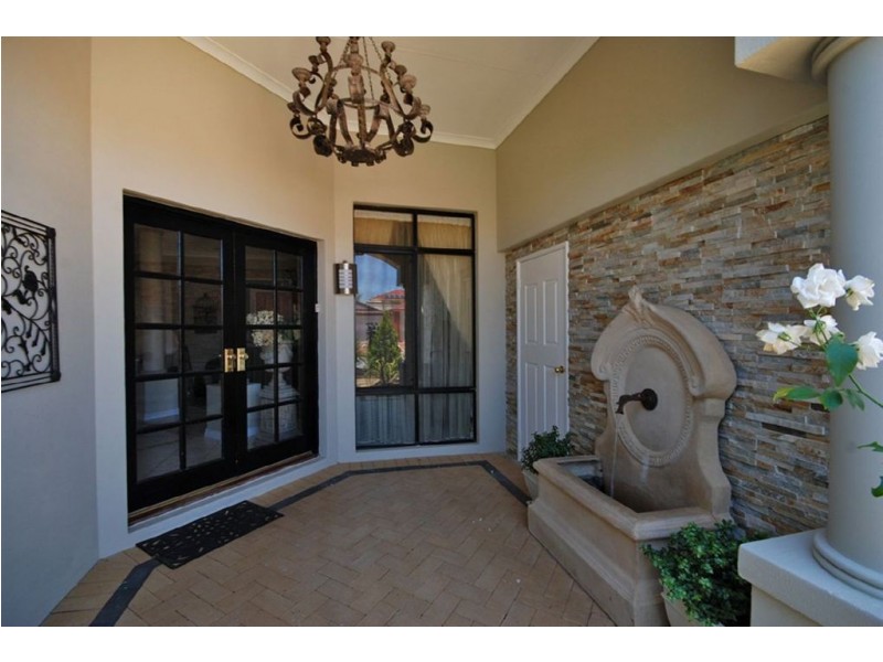 9 Marriot Turn, Currambine WA 6028