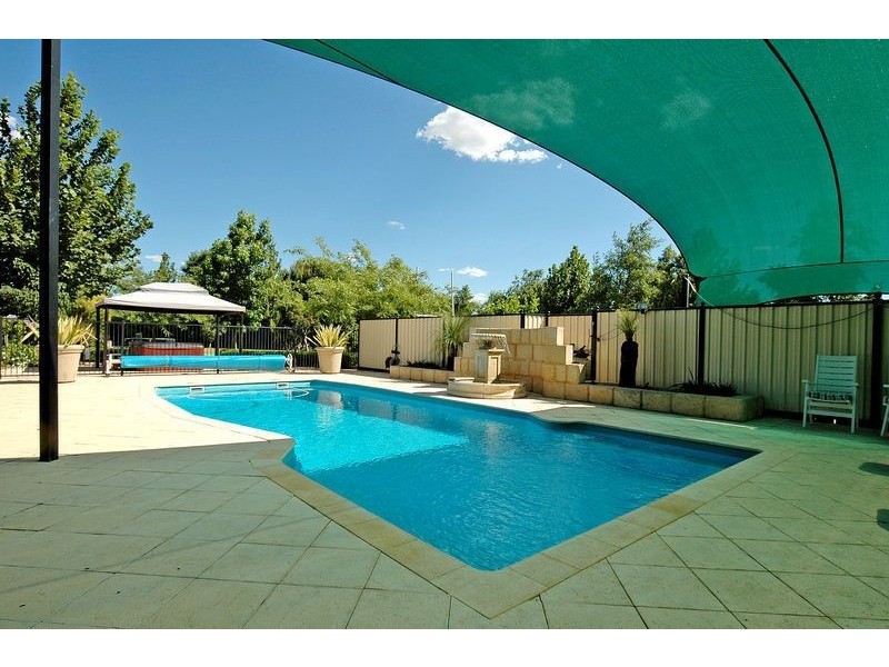 157 Lakelands Drive, Gnangara WA 6077