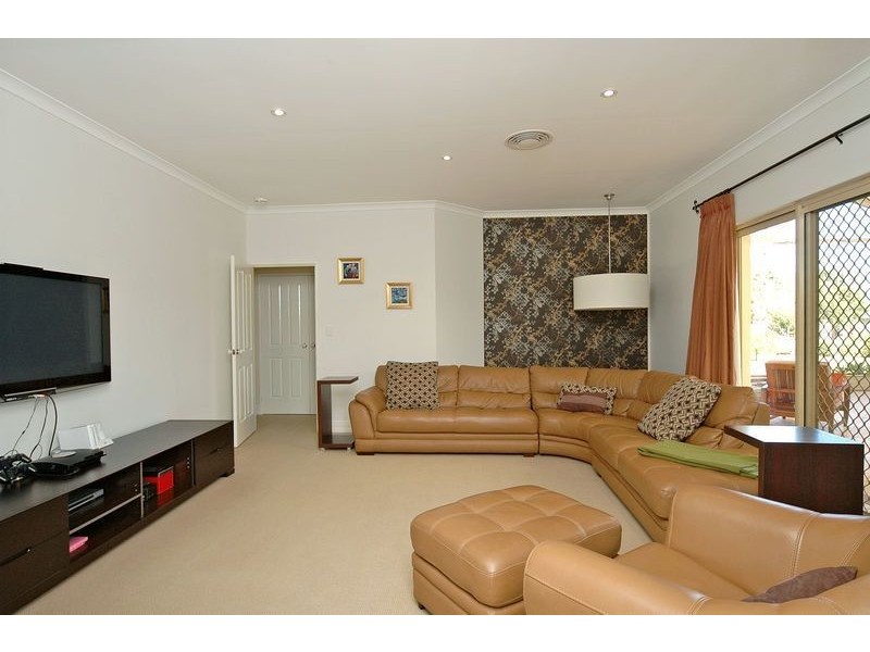 157 Lakelands Drive, Gnangara WA 6077