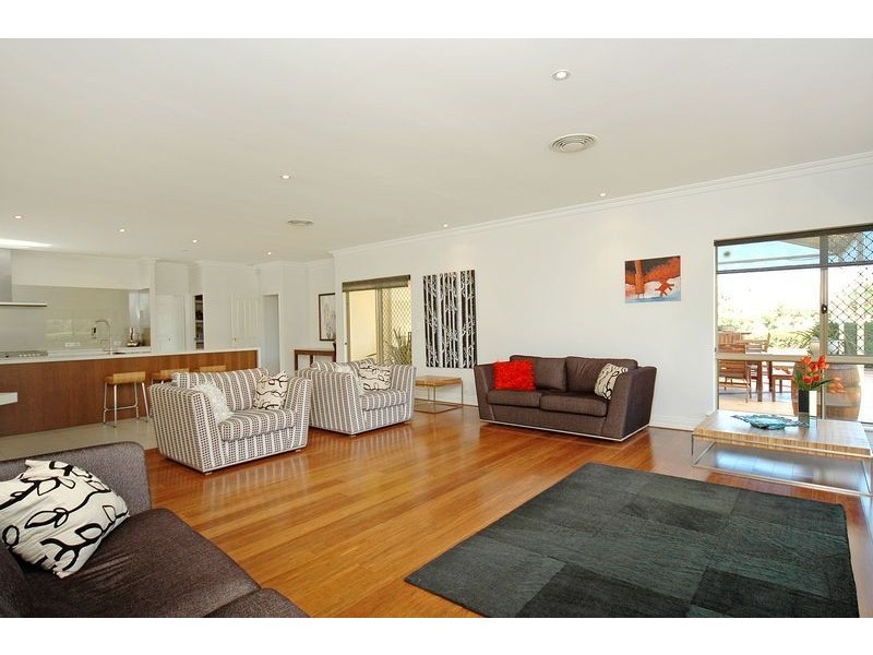 157 Lakelands Drive, Gnangara WA 6077