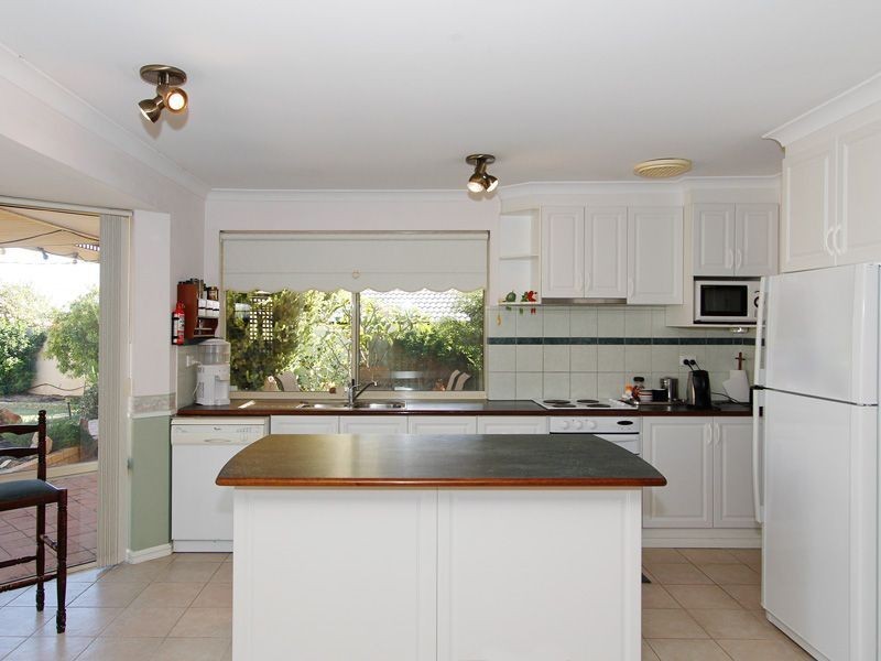 12 Canterbury Circle, Currambine WA 6028