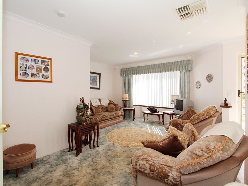 12 Canterbury Circle, Currambine WA 6028