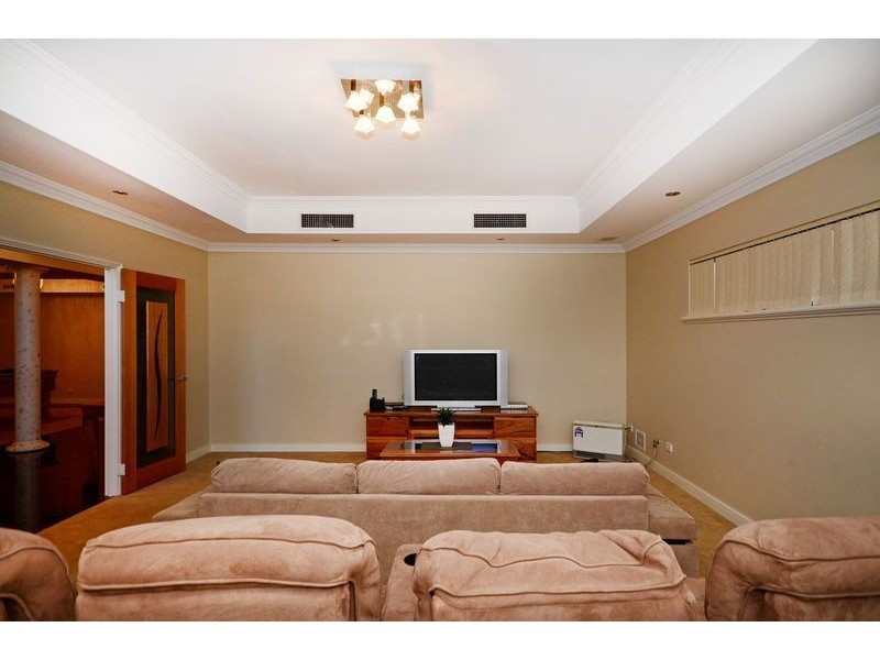 74 Kembla Circle, Madeley WA 6065