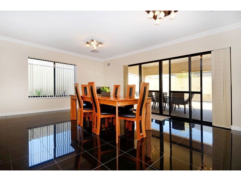 74 Kembla Circle, Madeley WA 6065