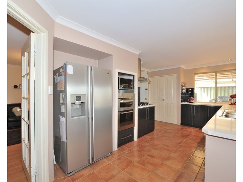 14 Glendevon Turn, Kinross WA 6028