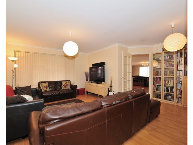 14 Glendevon Turn, Kinross WA 6028