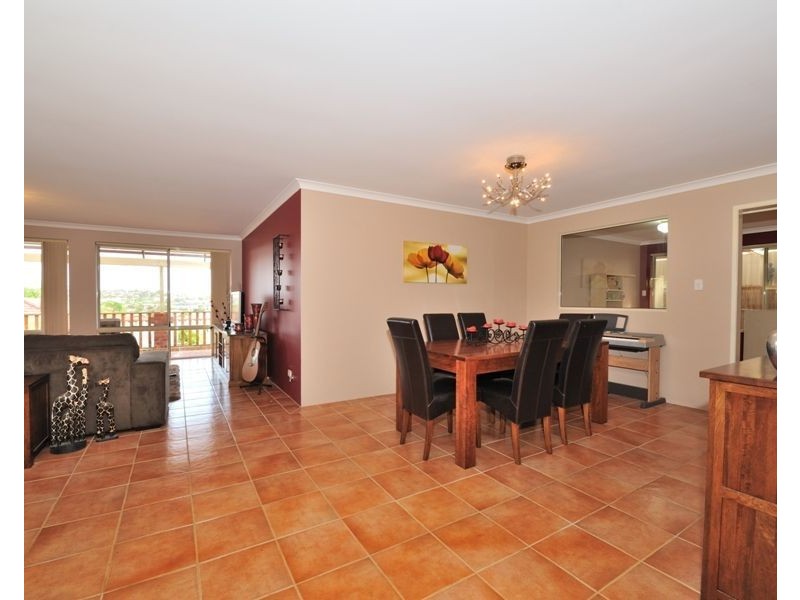 14 Glendevon Turn, Kinross WA 6028