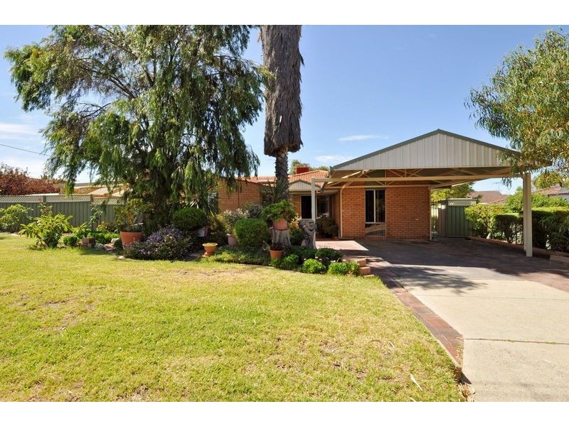 4 Nyara Crescent, Craigie WA 6025