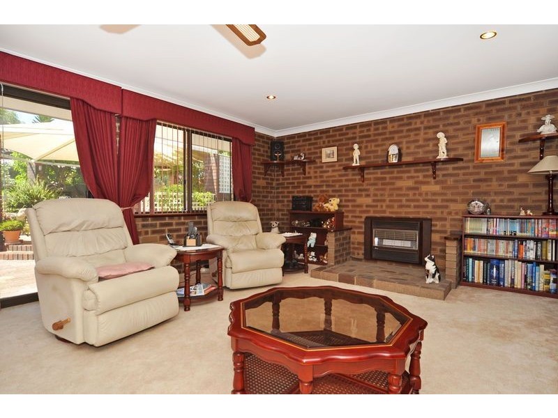 4 Nyara Crescent, Craigie WA 6025