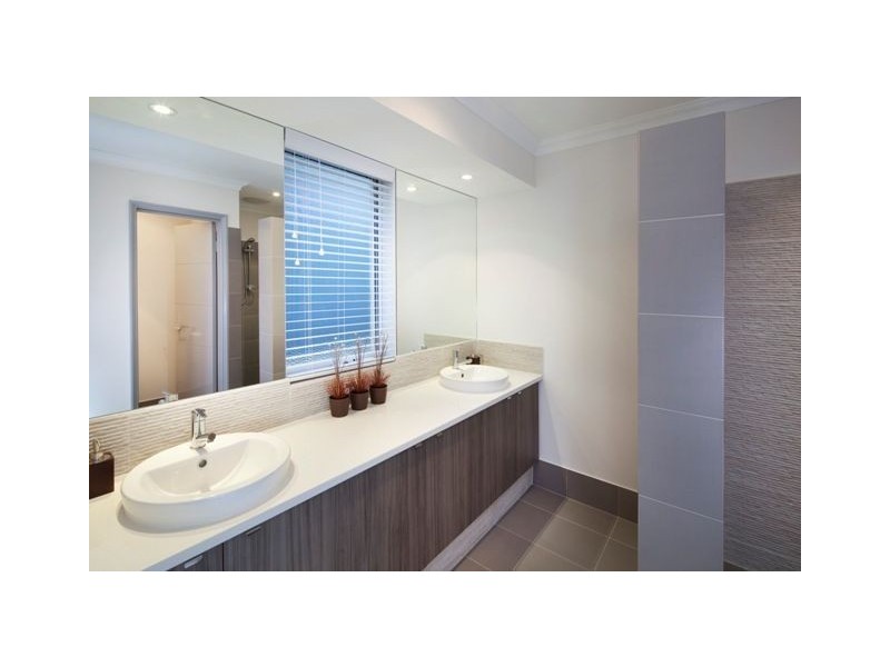 6 Saxicola Road, Banksia Grove WA 6031