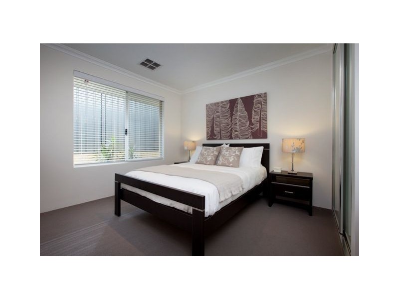 6 Saxicola Road, Banksia Grove WA 6031