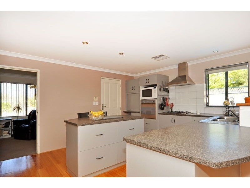 7 Hebrides Link, Kinross WA 6028