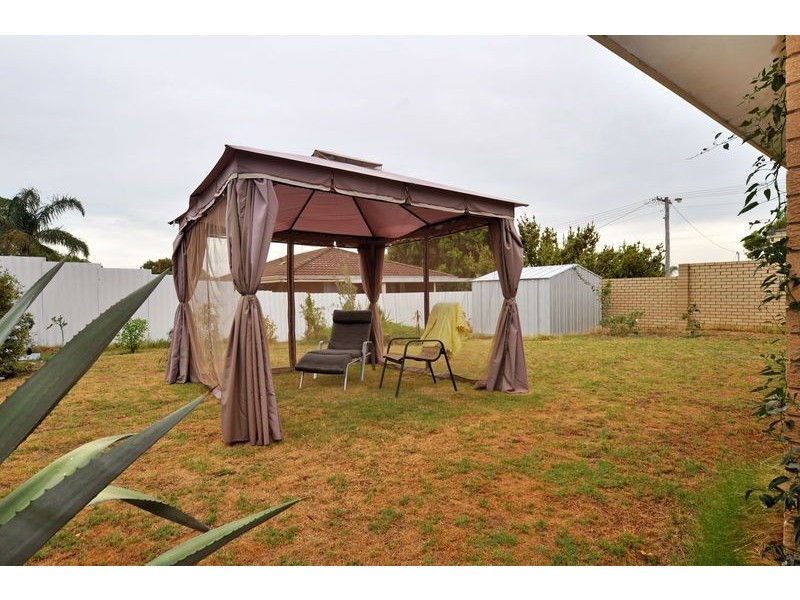 23 Bullara Road, Craigie WA 6025