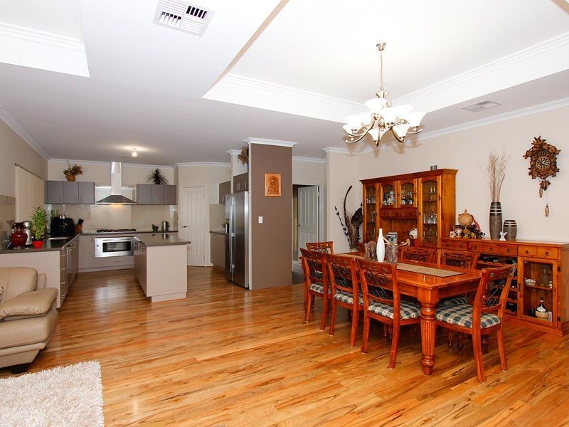 14 Bardeen Pass, Carramar WA 6031