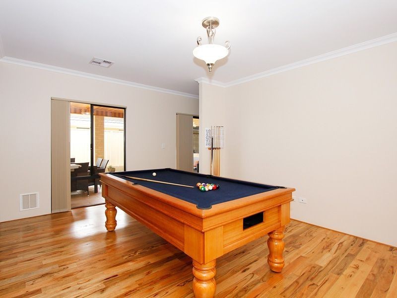 14 Bardeen Pass, Carramar WA 6031