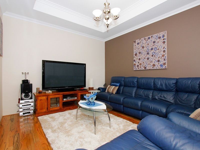 14 Bardeen Pass, Carramar WA 6031
