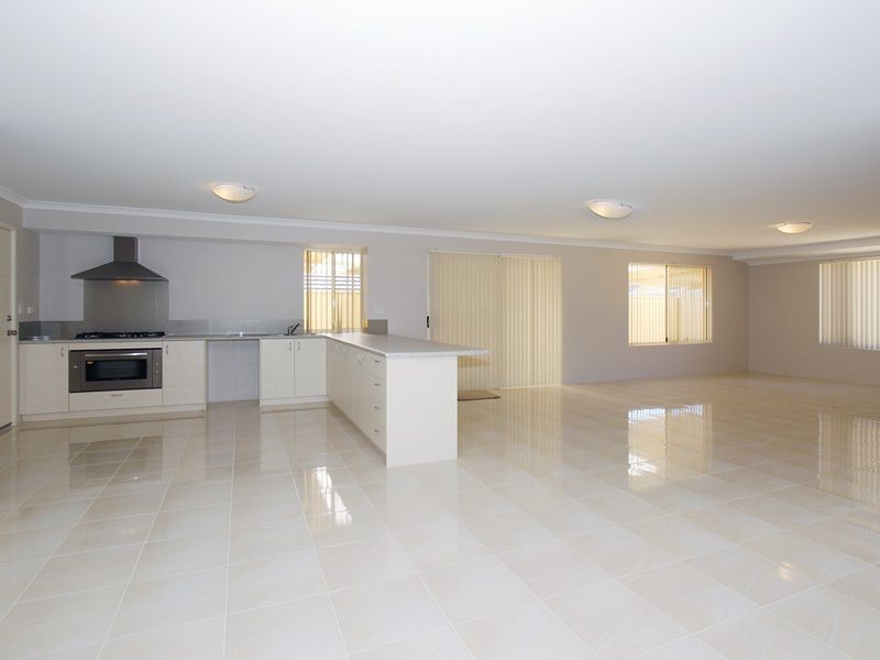 11 Zeppelin Way, Tapping WA 6065