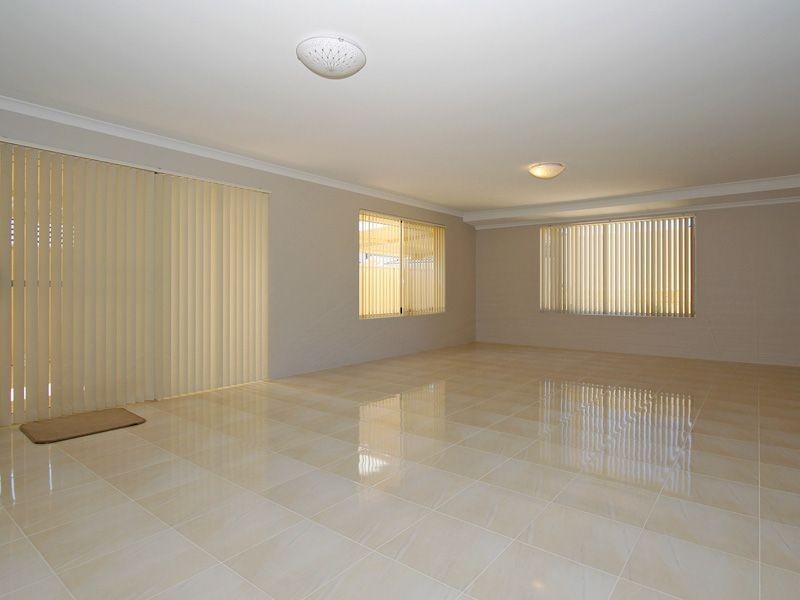 11 Zeppelin Way, Tapping WA 6065