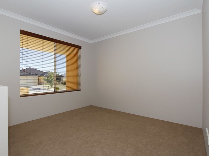 11 Zeppelin Way, Tapping WA 6065