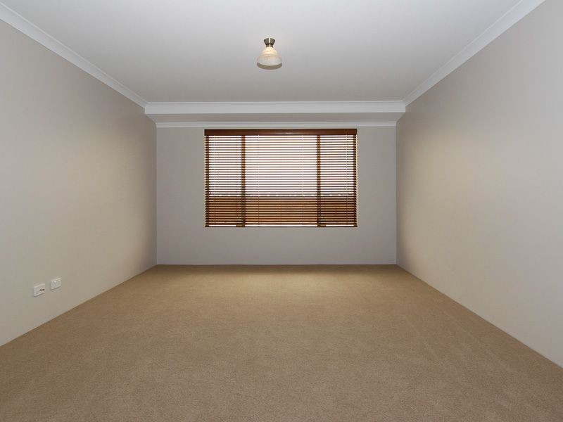 11 Zeppelin Way, Tapping WA 6065