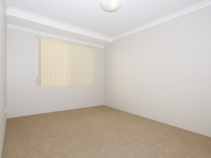 11 Zeppelin Way, Tapping WA 6065