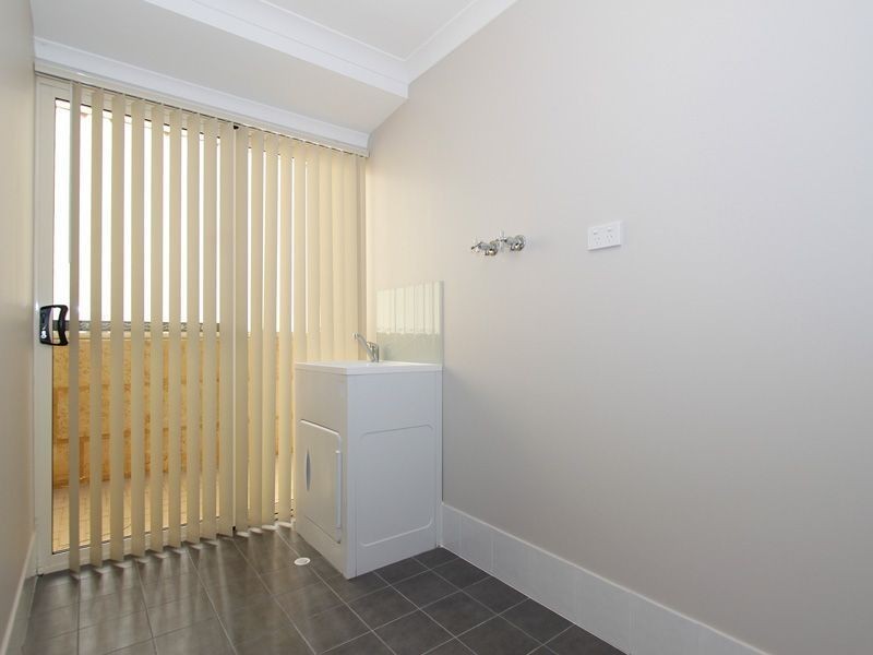 11 Zeppelin Way, Tapping WA 6065