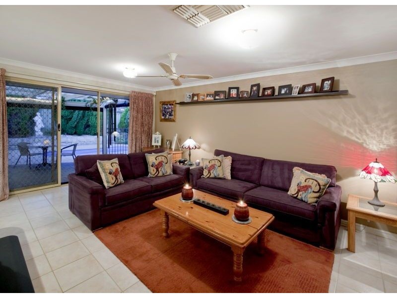 16 Camarino Drive, Woodvale WA 6026