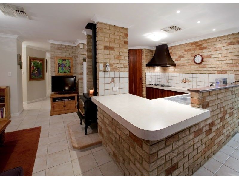 16 Camarino Drive, Woodvale WA 6026