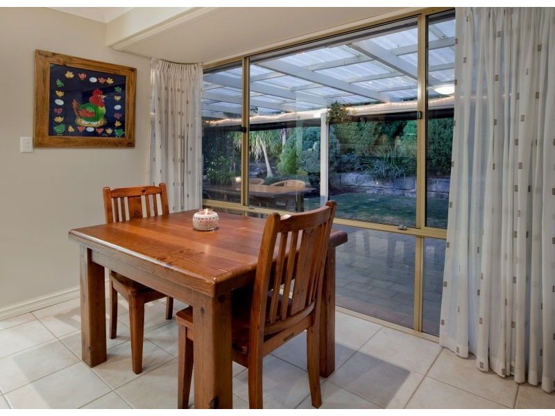 16 Camarino Drive, Woodvale WA 6026