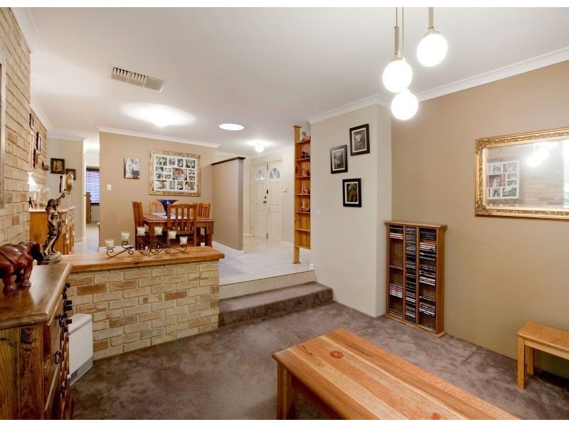 16 Camarino Drive, Woodvale WA 6026