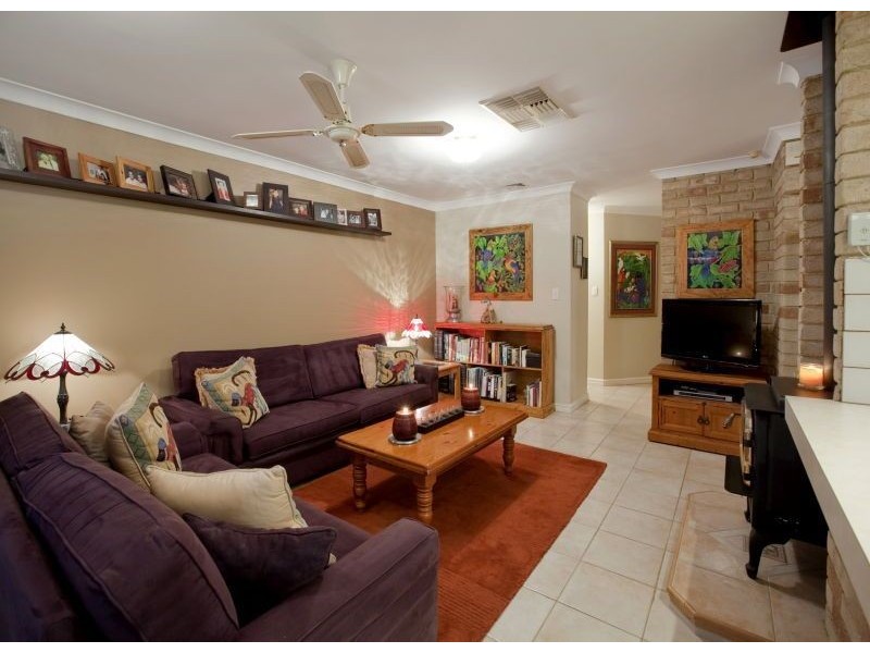 16 Camarino Drive, Woodvale WA 6026