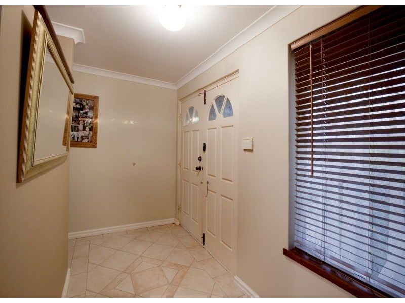 16 Camarino Drive, Woodvale WA 6026