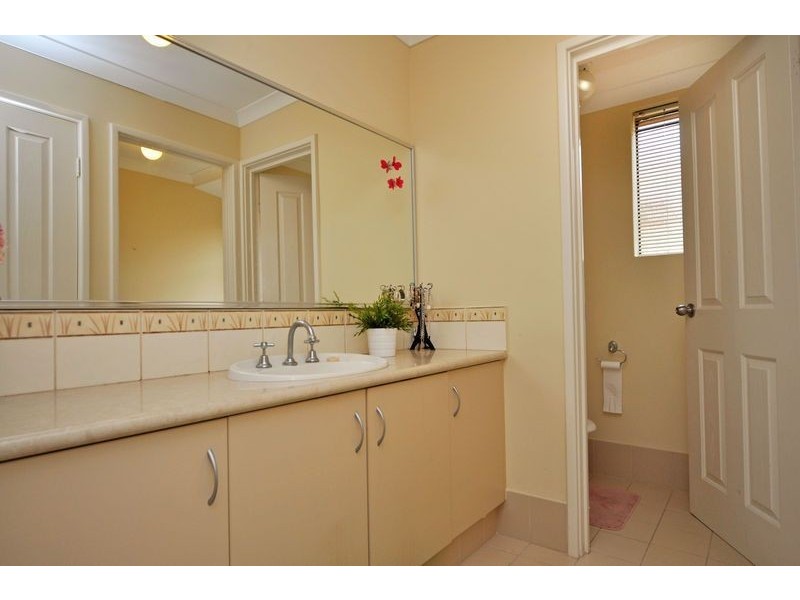 32 Litchfield Crescent, Carramar WA 6031