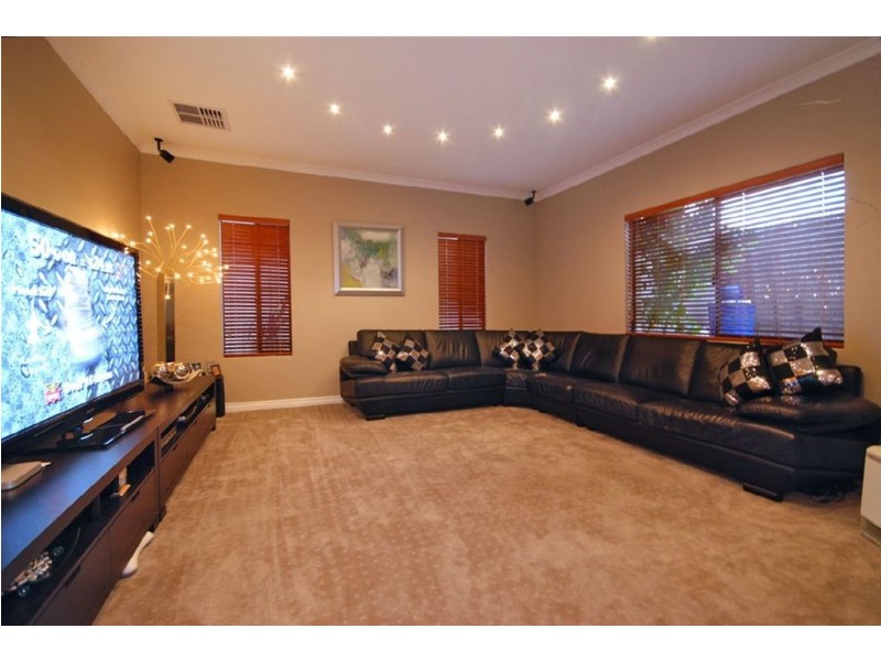 11 Marriott Turn, Currambine WA 6028