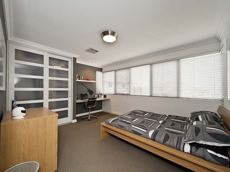 8 Whitewater Lookout, Iluka WA 6028